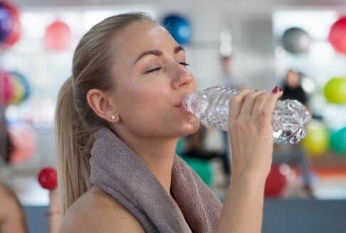風邪予防には水を飲むべし！20分おきに一口飲むだけで負けにくい体に